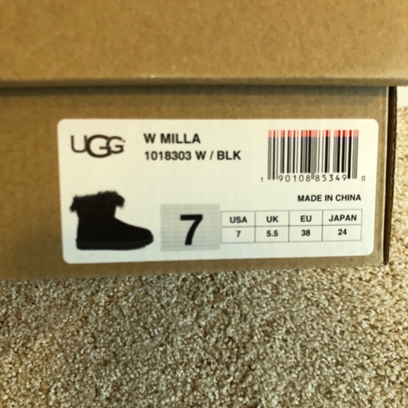 UGG BOOTS - Picture 2 of 11